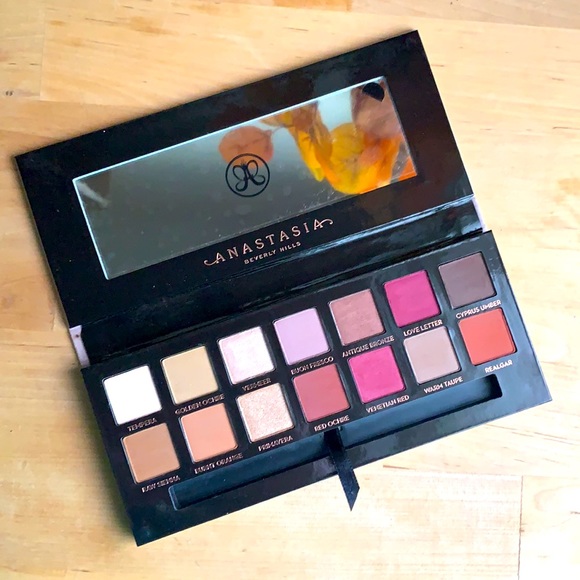 *new condition* ABH Modern Renaissance Palette